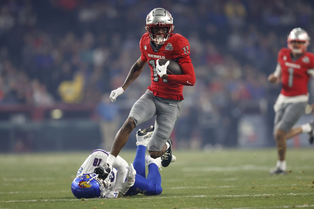 Blessed to receive an offer from UNLV#AGTG <a href="/manleykyle/">Coach Kyle Manley</a> <a href="/buford_football/">Buford Football</a> <a href="/CoachApp35/">Bryant Appling</a>