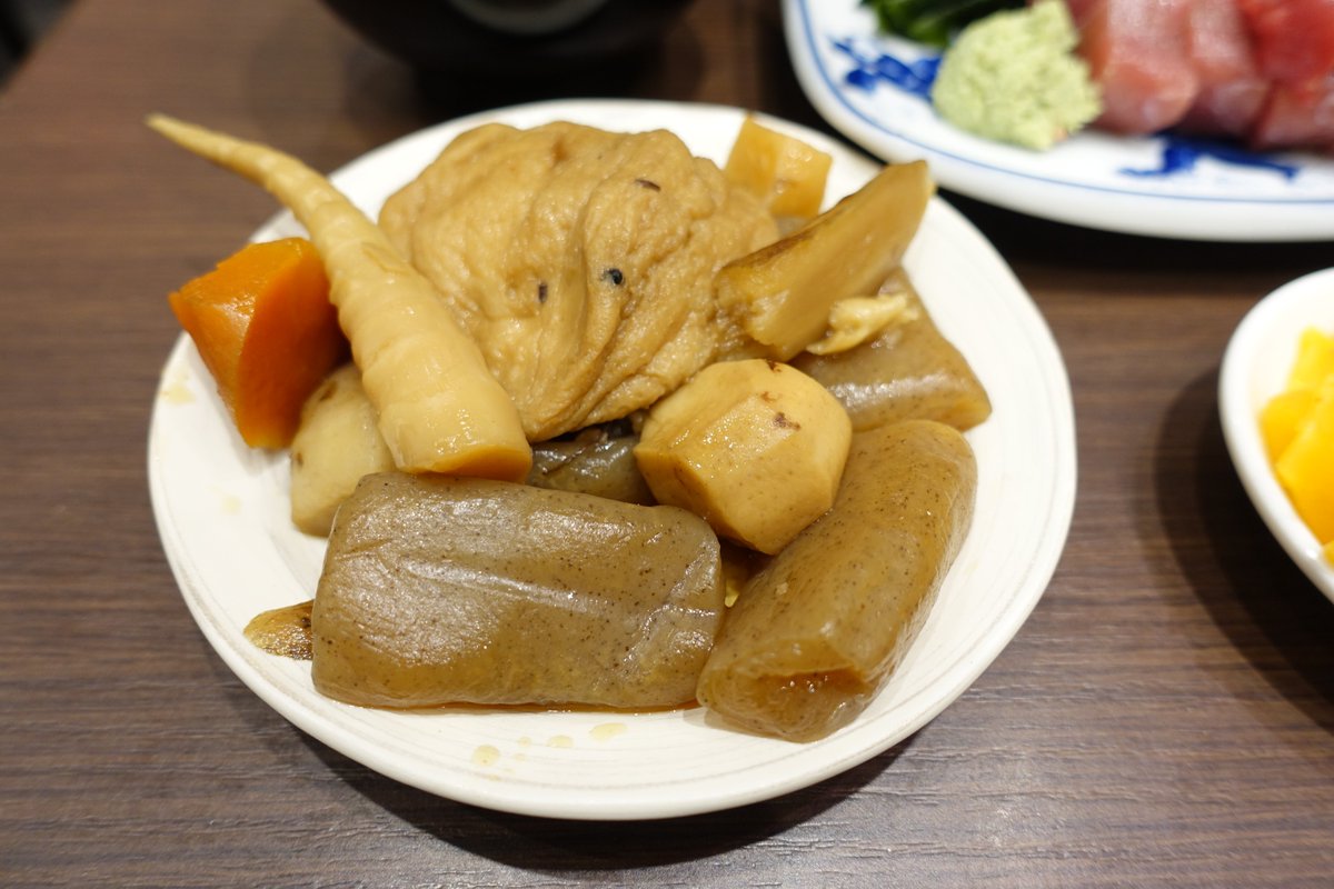 rakusyoku's tweet photo. 遅くなりましたが本日の朝ご飯は豊洲市場の米花さんでいつもの😊
微妙な天気でしたが食べに行って大満足のマグロ定食でした！
＃米花　＃豊洲市場 https://t.co/Akxt5AjAjp
