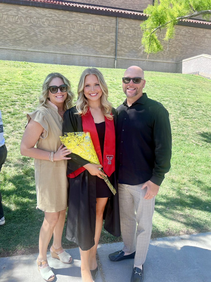 What a ride! So excited to see what’s next for you <a href="/McKaily_C/">McKaily Carpenter</a>! Lubbock looked good on you babe. Thanks to <a href="/TexasTechFB/">Texas Tech Football</a> for taking care of my baby the past 4 years. #WreckEm #Classof2025