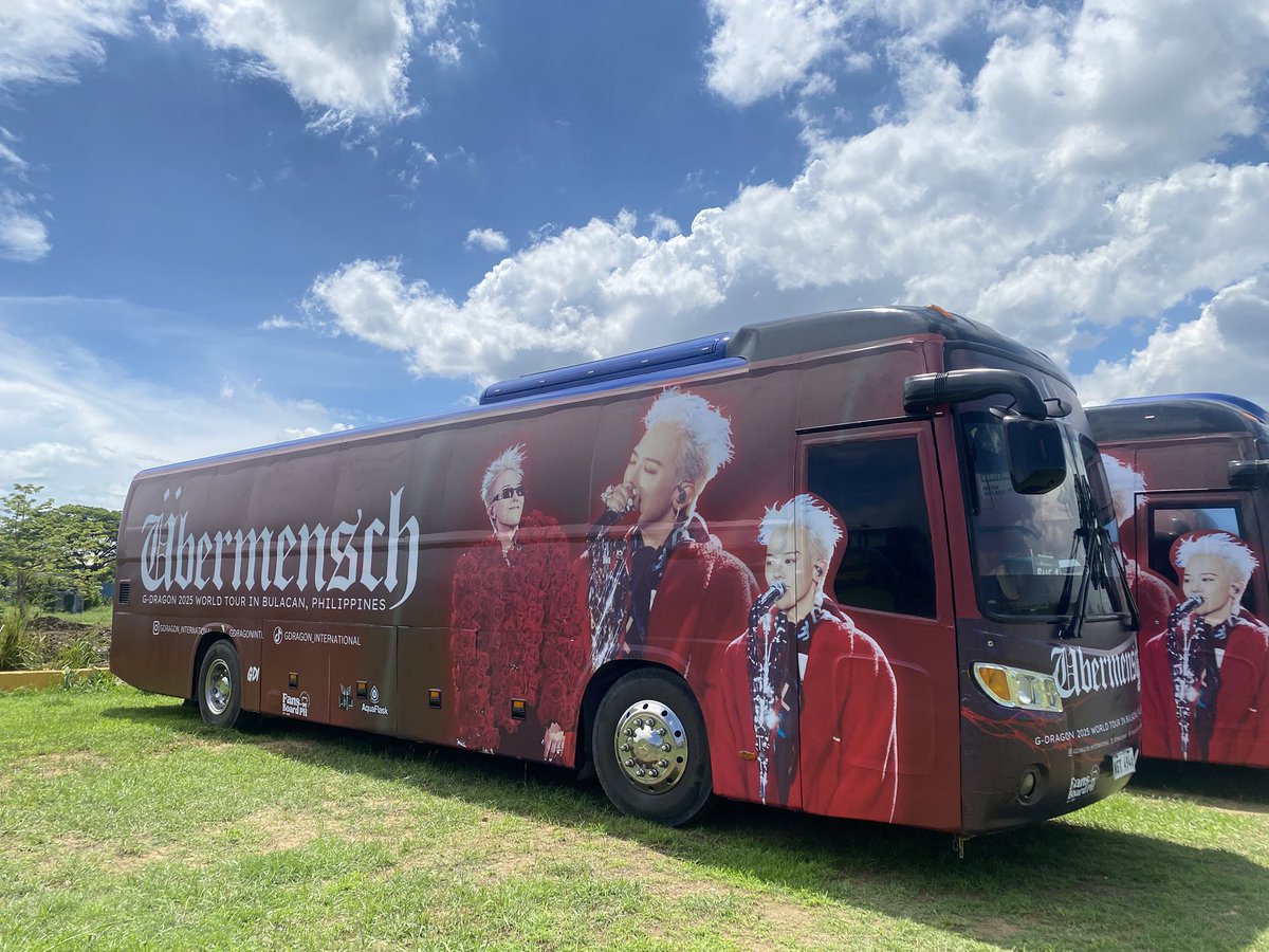 nometterwutt's tweet photo. Nakapagpapic na ba ang lahat sa bus?🫶🏻

Thank you for this @gdragonintl @FansOnBoard_PH 

WELCOME BACK G-DRAGON 
#ÜBERMENSCHINBULACAN
#ÜBERMENSCHExpress
#RideWithFOBPH #FansOnBoardPH
#GDRAGONinBULACAN
#GDWORLDTOURÜbermensch
#GDRAGON2025 #지드래곤 @IBGDRGN https://t.co/CgPviwmP7R