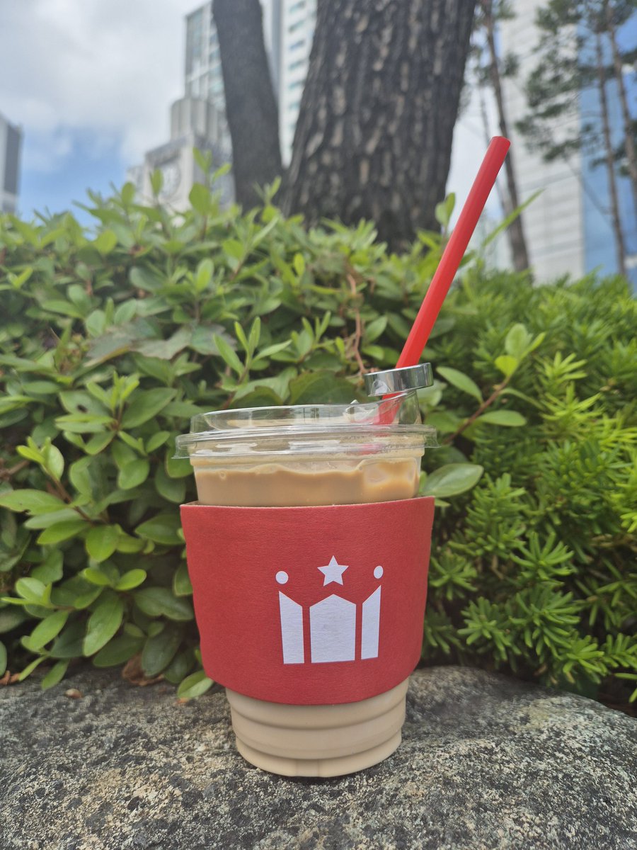 Lifegoesonkim's tweet photo. A Sip of Nature in the City — Featuring My CUDIS Ring
In the heart of the city, I found a quiet moment of calm.
A brief moment of calm in the middle of a busy city.
a small spark in my everyday routine.
Make every day special with CUDIS.
#CUDIS @CudisWellness
#CUDISRing https://t.co/DL2NBjzylO
