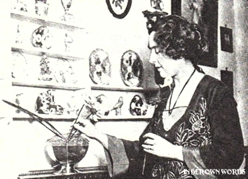 rita_krug's tweet image. Agatha Christie: “When I began writing detective stories, I was not in any mood to criticize them or to think seriously about crime.”
#InHerOwnWords📖#writers✍️#AgathaChristie📚#quotes🔖#WritingCommunity✍️