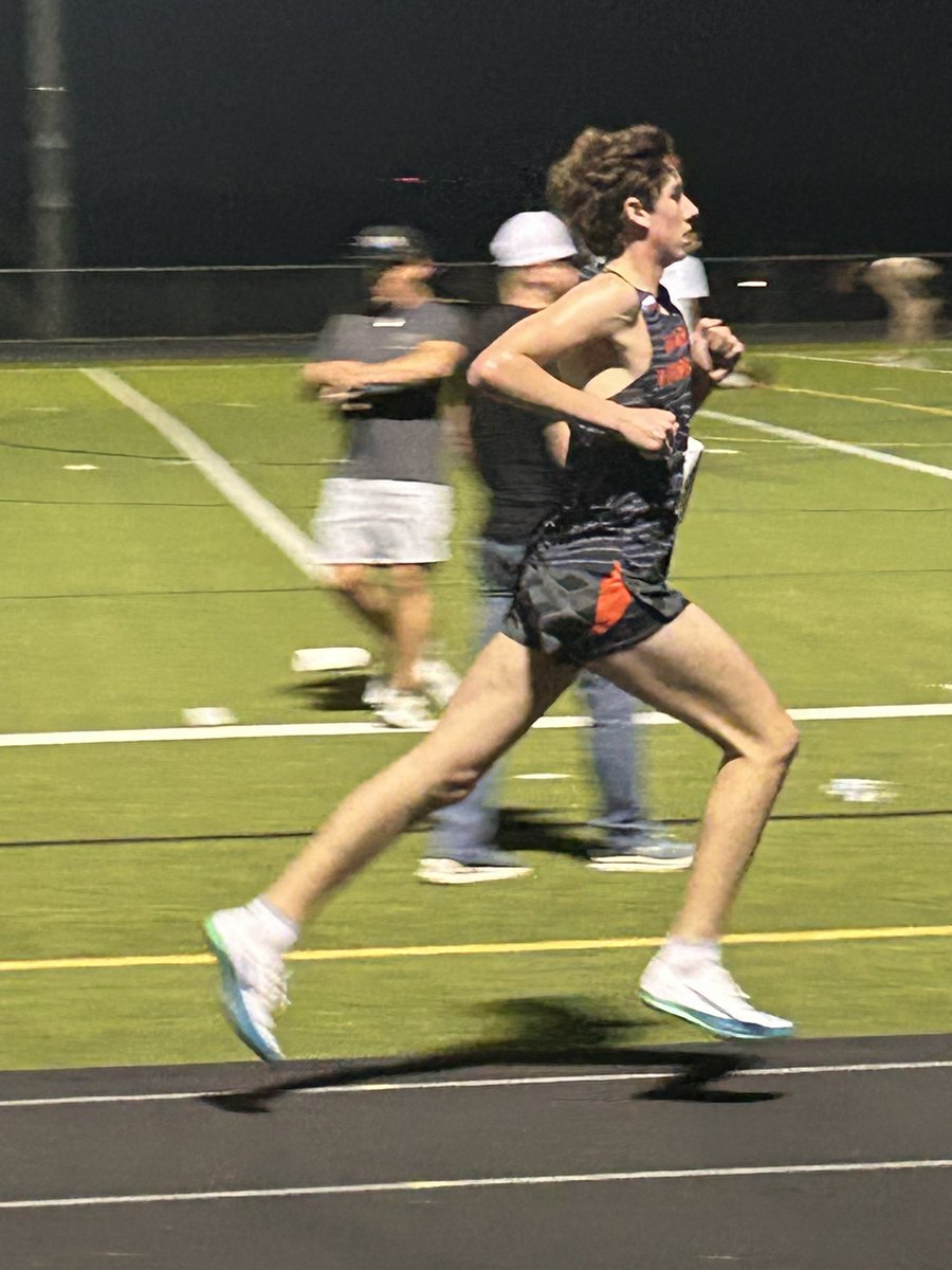 jakemooney09's tweet photo. Competed at the Lonestar Elite Invitational in southlake Texas over the 3200M distance and lowered my personal best to a ⏱️9:42.31 https://t.co/TSzAlJ8idg