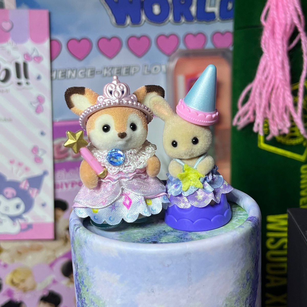 sflorose_'s tweet photo. wts sylvanian families🛋️

• deer 155k (inc crown, sepatu kaca, sofa) https://t.co/41MhVryPOC
• cat prince 135k (inc crown) https://t.co/s7SxnNiCKM
• bunny baby 60k (inc topi &amp; stand)
• nego allowed (dm aja yaa) https://t.co/a56nFDC0O5
