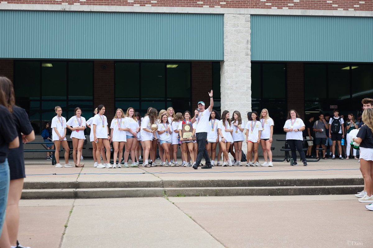 CPHSWomenSoccer's tweet photo. 2025 State Championship Parade, what a special moment: 5 feeder elementary schools, one middle school, and Cedar Park High School!

@CoachQCPProud @coach_pearce @LeanderisdATH @LethalSoccer @tascosoccer @CPMSathletics @CPHS_Sports @var_austin @varsity_news @50_50Pod https://t.co/jNsV29JMeN