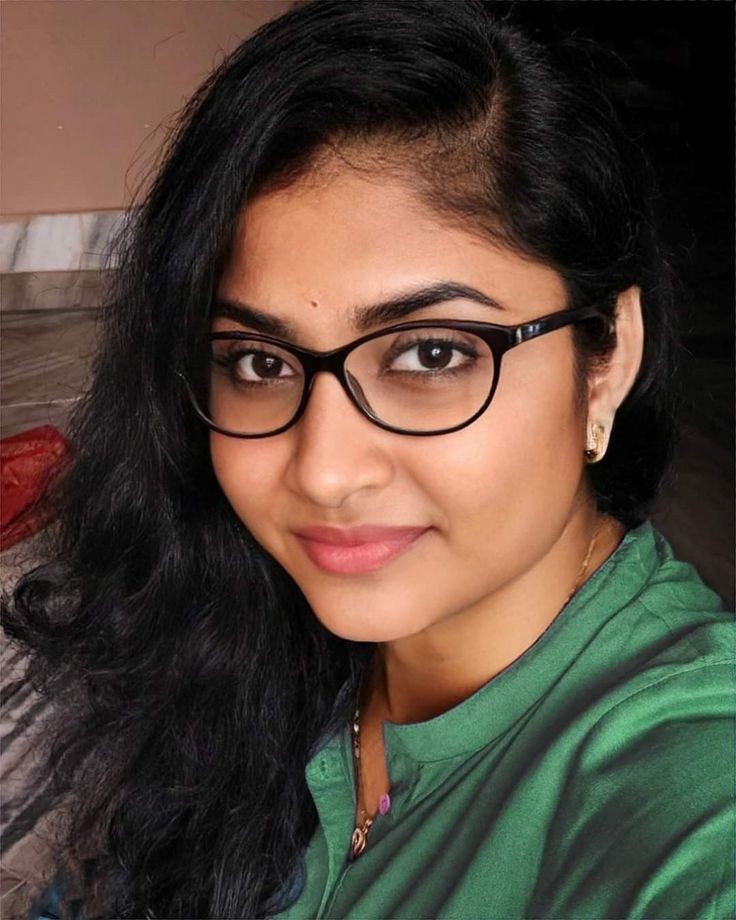 பொருளாதார ரீதியில் உங்களை நீங்கள் பலப்படுத்தாதவரை உங்களுக்கான மரியாதை பெரிதாக எங்கும் கிடைக்காது. உங்கள் பேச்சும் எடுபடாது.

இனிய காலை