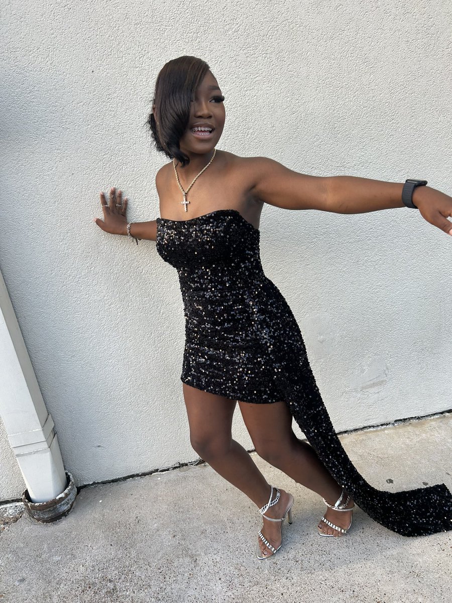 Killahkeee's tweet image. To my first born...l love you beyond words!!! Don't ever allow anyone to dim your light and always remember that you are exactly who you think you are!! You've been THAT GIRL since birth!!
#8thGradeProm #MyBaby🥺👑🖤 #HighSchoolSheOtw🤏🏾