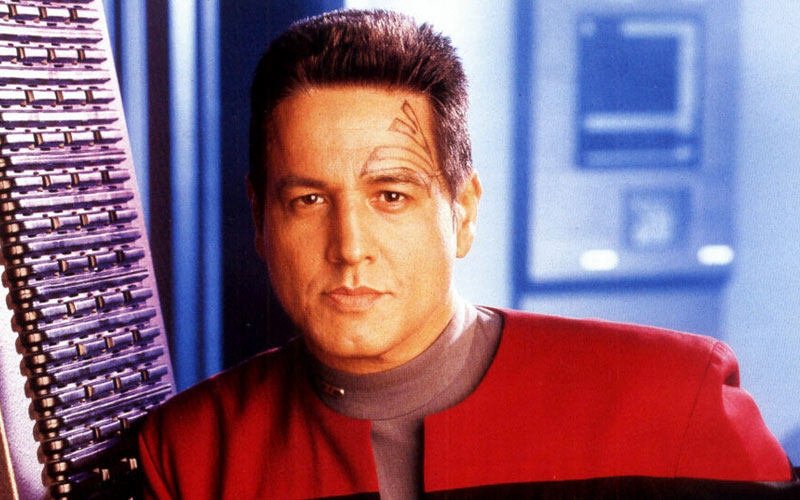 No matter how many times I see Robert Beltran on Voyager, I still think of him as the trooper on Lone Wolf McQuade back in the '80s.
#allstartrek #Voyager