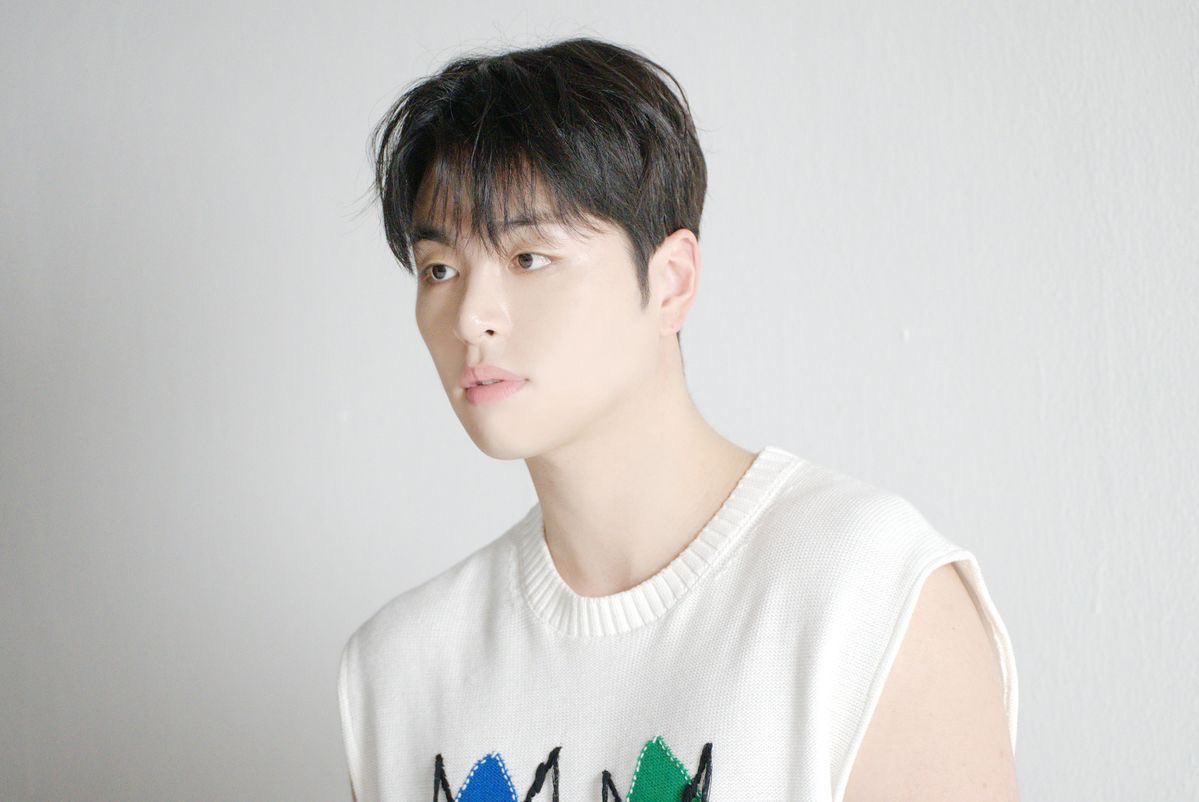 Junhoe97kr's tweet photo. ㅤ 

                 You are my love,
                 So be my person. 

ㅤ ㅤㅤ https://t.co/FaaZQ9hwP3