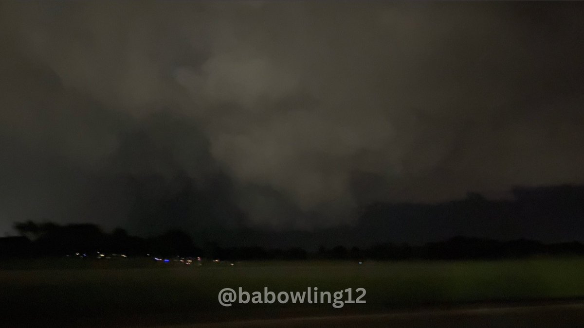 Image of the ongoing tornado near London, KY from <a href="/babowling12/">Billy Bowling  𝕏</a>