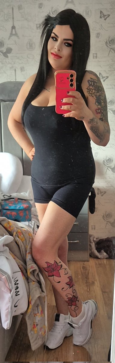 JustCarly91's tweet photo. Guess Who's Back 👀✌🏻 Oh it's definitely been a while 🙈 https://t.co/pYeDgzA9Ax
