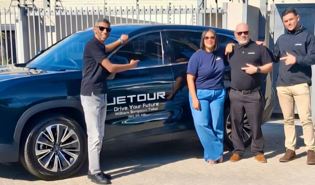 thisisSJKing's tweet photo. Thank you to Jetour South Africa & @WilliamSimpsonT for getting me to the Franschhoek Literary Festival in style this weekend!
I'm driving the Jetour Dashing Deluxe - review coming on #WeekendBreakfastwithSJK on @CapeTalk
Book that test drive today at William Simpson! #Jetour https://t.co/FNCbZaPxPq