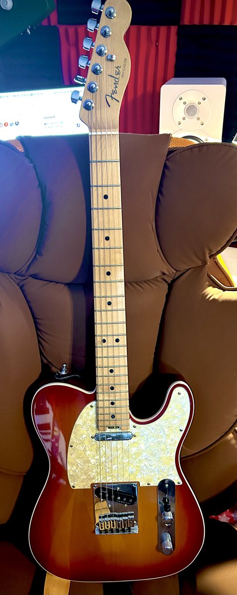 Guitarbizon tweet media