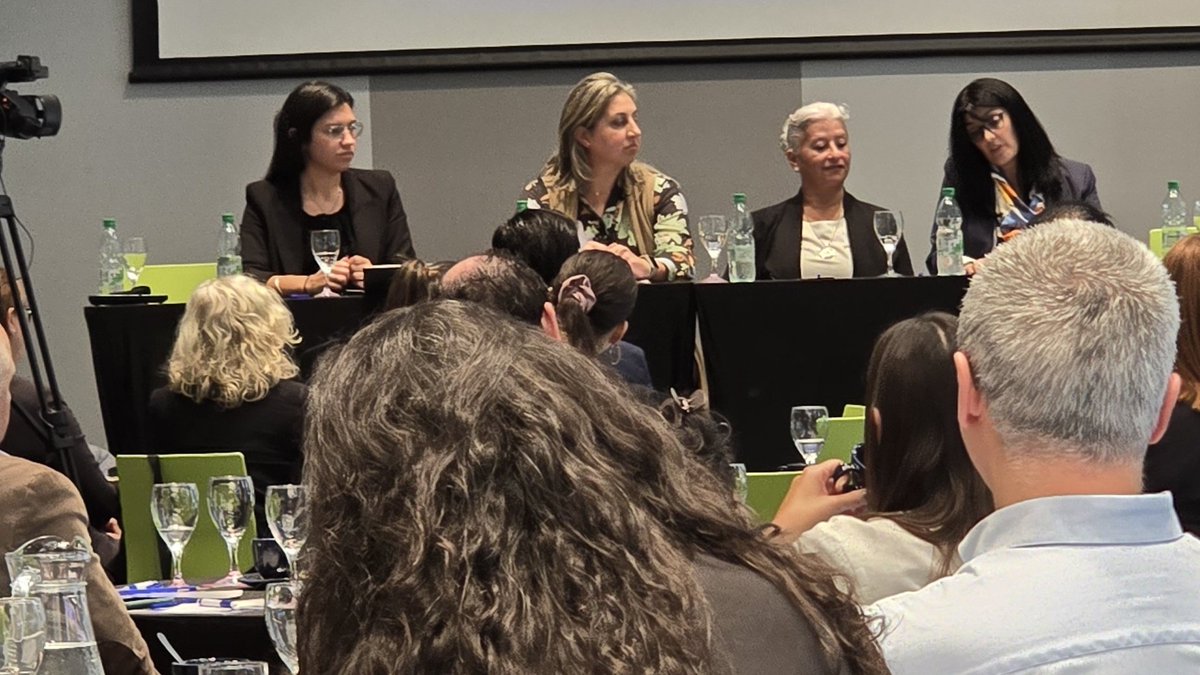 GestionHumanaUy's tweet photo. En la segunda mesa del #HRConnection 2025 compartimos casos reales y aprendizajes aplicados sobre cultura preventiva, innovación y bienestar sostenible.
#SUGP #GestiónHumana #AgendaHR https://t.co/Xf0JAoyH5l