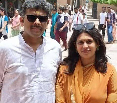 SanjDeep7's tweet photo. This is part of excellent strategies, as her #husband supports opposition political parties through #RedMike. #BewakoofBanoJanthaKo

And I can tell you about all of the #news anchors and their associations with #political parties.

#IndiaPakistanWar #CongressWorkingCommittee #CWC #India #nations #Pakistan  #Pahalgam #terrorism #PahalgamAttack #JusticeIsServed #JaiHind #JaiHindKiSena #JaiHindJaiBharat #RahulGandhi #NarendraModi #DonaldTrump #JDVance #MukeshAmbani #GautamAdani

#PahalgamTerroristAttack

#PahalgamTerroristAttack 
@OmarAbdullah
@ArvindKejriwal
@ShekharGupta
@svaradarajan
@sardesairajdeep
@SankarshanT
@rahulkanwal
@Swamy39
@KapilSibal
@SatpathyLive
@sampitroda
@nramind
@smitaprakash
@PrashantKishor
@anantgoenka
@KirenRijiju
@mkstalin
@DrAMSinghvi
@DattaHosabale
@ShashiTharoor
@RajeevRC_X
@TVMohandasPai
@PavanK_Varma
@iChiragPaswan
@blsanthosh
@HemantSorenJMM
@asadowaisi
@Chhotu_Vasava
@RShivshankar
@Naveen_Odisha
@MPNaveenJindal
@aroonpurie
@Naveen_Odisha
@gautam_adani
@anandmahindra
@theRohitBansal
@alok_ajay
@AshwiniVaishnaw
@AV_JASWAL
@pradip103
@AncaVerma
@AbhishekVermaX
@akshaykumar
@AnupamPKher
@SrBachchan
@amitmishrainn
@ssrajamouli
@PawanKalyan
@BYADAV17