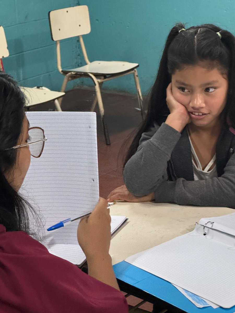 JMauricioPineda's tweet photo. 🚸 Between May 10–16, @EducacionSV and ARK Educate visited 10 schools to support 36 student-led Innovation Exposition projects in grades 1, 4, and 7! 🌱💡

These school visits offered valuable opportunities to engage with students, monitor their progress, and strengthen innovative learning experiences.

From designing water filters to creating AI-powered tools, students are taking bold steps toward building a better future—supported every step of the way by their teachers, families, and mentors. 🧑‍🏫✨

The Innovation Skills Development Pilot Project is redefining education for over 2,000 students and 100 teachers, nurturing creativity, collaboration, and real-world problem solving. 🚀📘
#EducationInnovation #ElSalvador #ARKEducate #STEM #AI #YouthEmpowerment