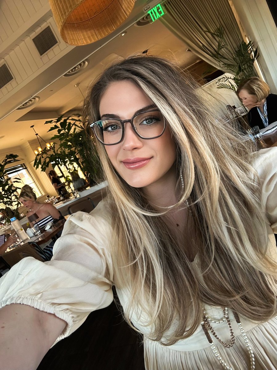 🎀 LIVE NOW 🎀

Birthday subathon 

Twitch X MsTeamKK