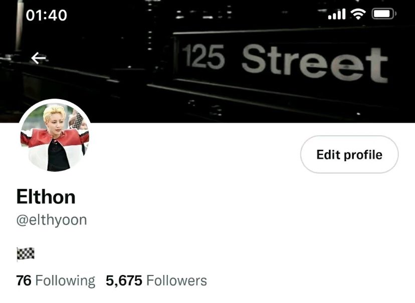 hanchowi's tweet image. a #jeongcheol few twts au (preview)

ezra's twin has to attend an auto race overseas kaya naman pinakiusapan niya si ezra na magpanggap bilang siya for the mean time. well, saying yes means he has to befriend his brother's bestfriend, louis — the straightest man he knows.