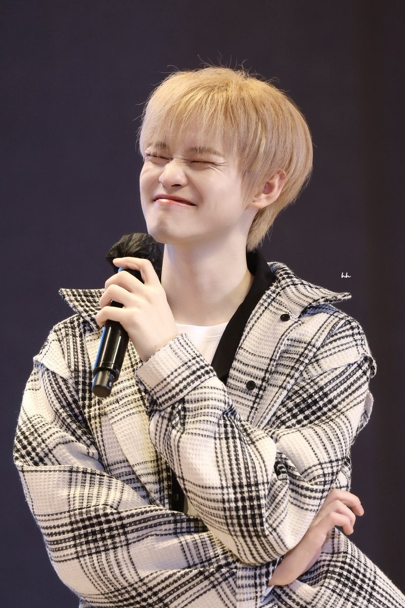 너무찡긋고양이ㅜㅜㅜㅜㅜㅜㅜㅜㅜ
종천러언제안귀엽지