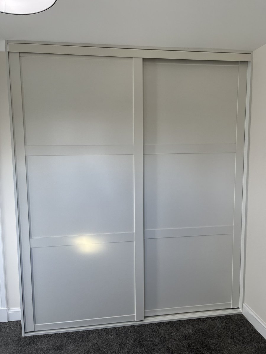 lussobedrooms1's tweet photo. White shaker bespoke wardrobe we have designed and fitted for our customer😍😍😍 lussobedrooms@outlook.com 07766410805 or 07768595755 https://t.co/zRQLW4SXUw #Glasgow #Jacktonhall #Landsdale #Benthillfarm #Newtonfarm #Maidenhill #Broomhouse #Ellingwood #Wallacefields #Lusso https://t.co/GHl4MZYKYj