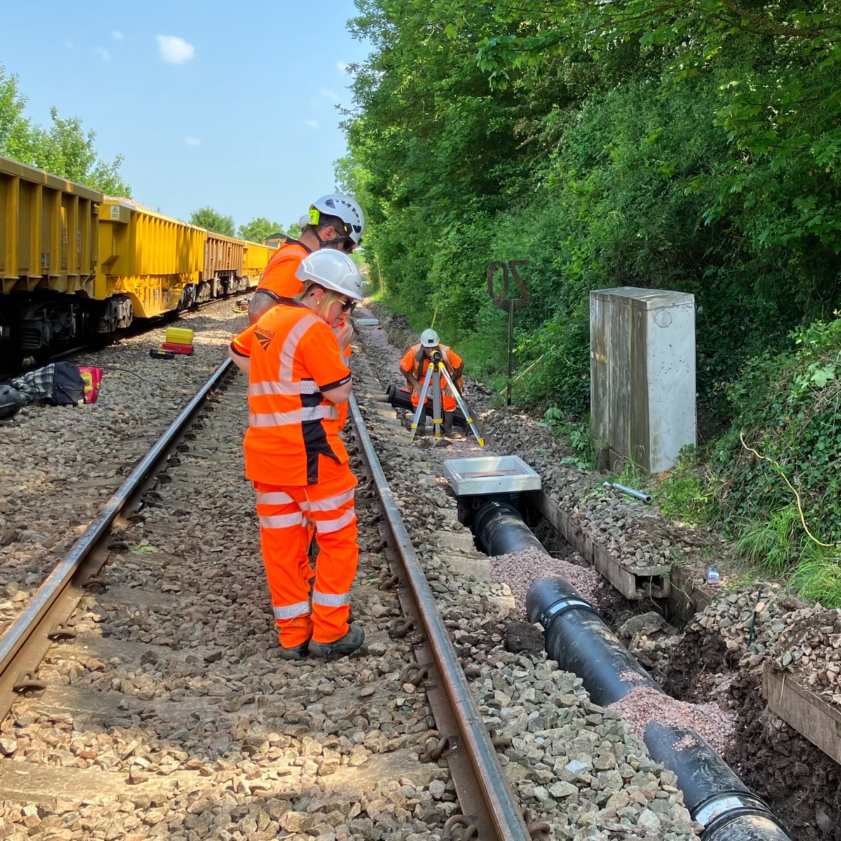 🛠️Trains are back up and running between Gloucester and Lydney this morning following a week of non-stop work

🌊650 yards of new drainage was installed and 700 yards of track replaced

🚆This work will help prevent flooding and keep your journeys safe and smooth for the future