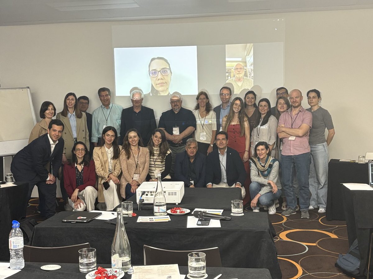 AstridPavlovsky's tweet image. Sharing ideas to acheive international colaboración in linfomas. The aim is to develop relevant information to try to improve the prognosis of our patients. Thank you @massimofederico @StefanoLuminari @AndresFerreri @mariagomesdasouza