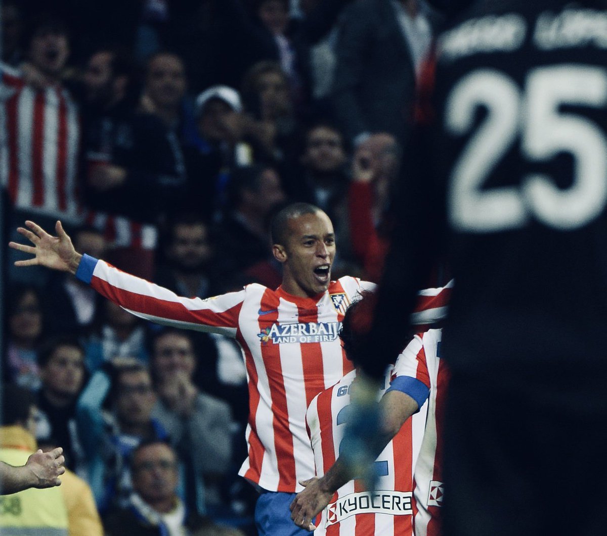 17 de mayo: 2 de los días más felices de mi vida. Gracias, leyendas. <a href="/diegogodin/">Diego Godín</a> <a href="/miranda023/">Miranda</a>