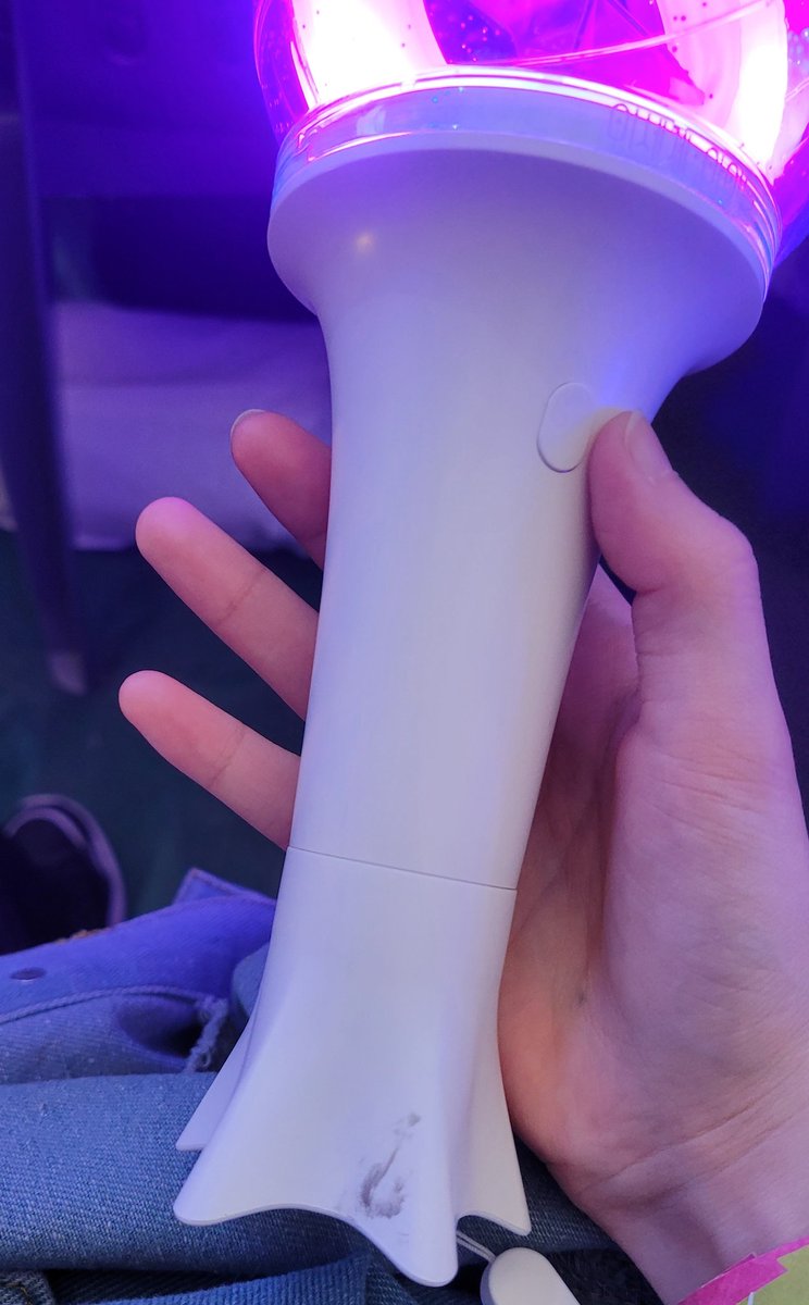 반짝반짝✨️응원봉에 뭐 묻어서 슬퍼