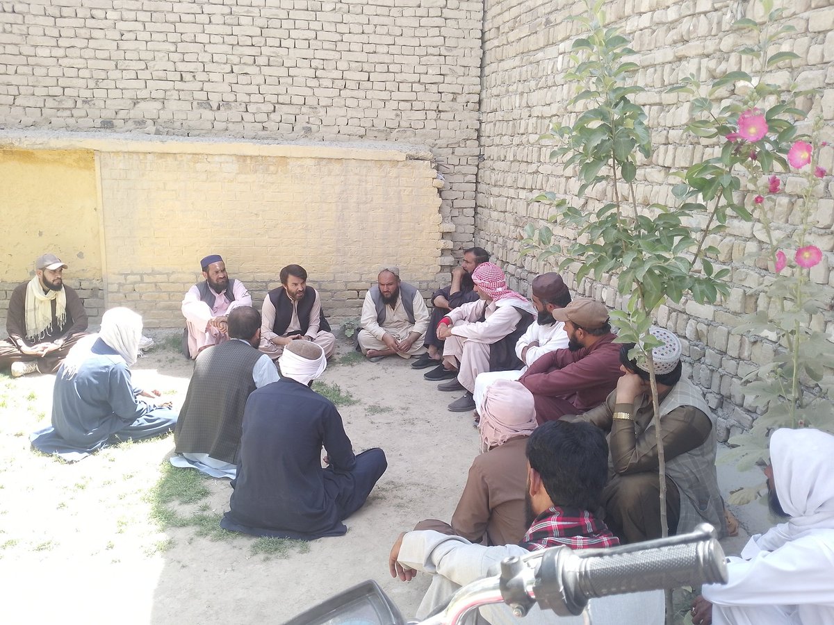RCPBalochistan's tweet photo. A circle was held today at WASA office Quetta, by RCP’s WASA unit. Workers discussed the importance of proletarian ideology vs. ruling class ideas & opposed the Pakistan-India war, agreeing that only class war can end all wars.
#RCP
#WorkersOfTheWorldUnite #OneSolutionRevolution https://t.co/DsJjtJFu6L