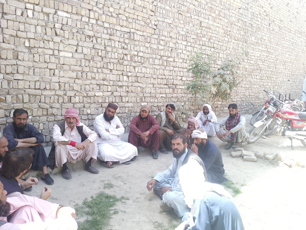 RCPBalochistan's tweet photo. A circle was held today at WASA office Quetta, by RCP’s WASA unit. Workers discussed the importance of proletarian ideology vs. ruling class ideas & opposed the Pakistan-India war, agreeing that only class war can end all wars.
#RCP
#WorkersOfTheWorldUnite #OneSolutionRevolution https://t.co/DsJjtJFu6L