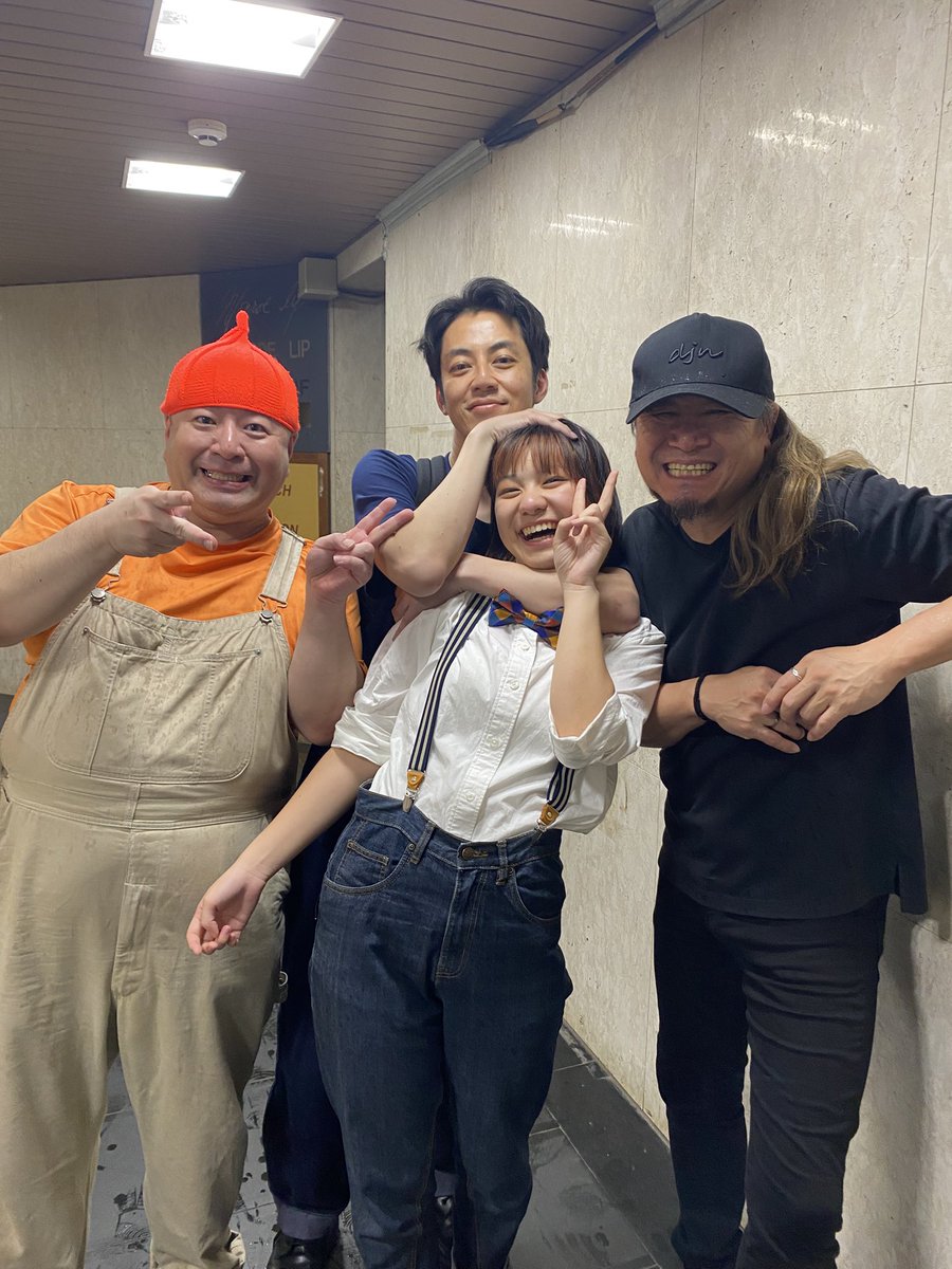 niccoru's tweet photo. 昨晩はニューヨーク帰国直後、宮崎ロケ終わりキングコング西野亮廣さんスナックCANDY宮崎、来てくれて大盛上がり❤️‍🔥

写真家 佐伯昭宏in宮崎
5月17日(土)＆18日(日)

タコ焼き餃子焼くのでみんなで食べよ！ふらっとお越しください
📍スナックCANDY宮崎
https://t.co/snrXvsqXVN

講演会チケット販売中✨ https://t.co/ttLOx5g4wL