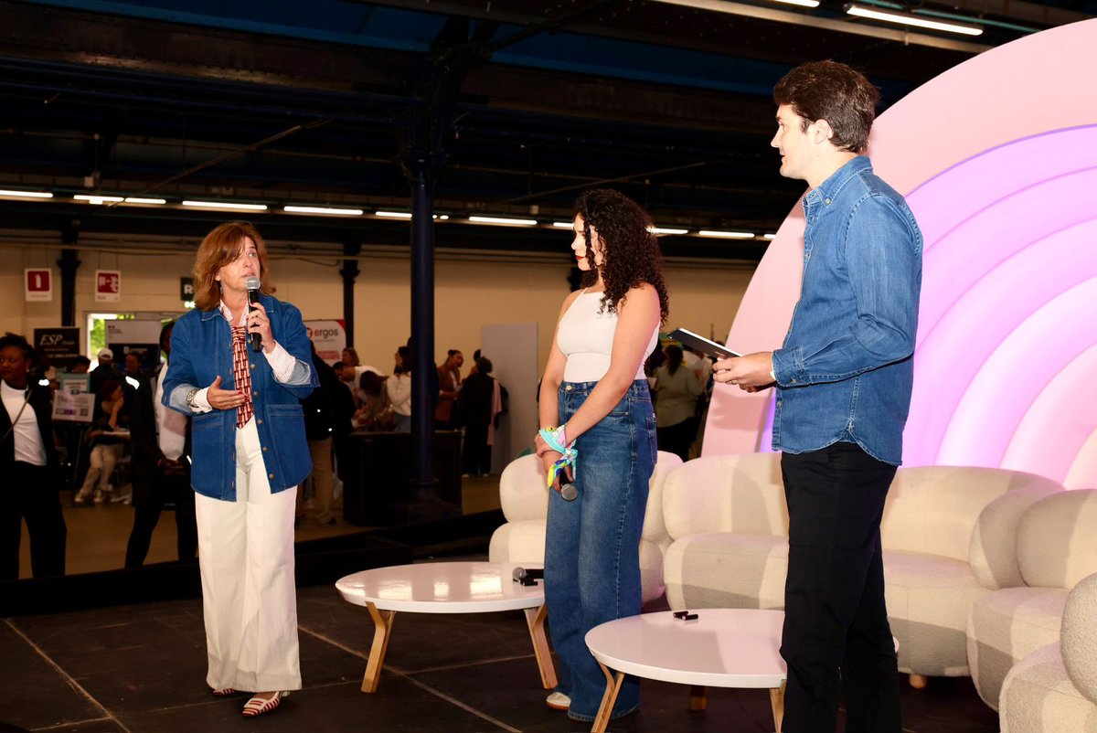 France Travail Île-de-France (@ftravail_idf) on Twitter photo 🎤 Emploi, formation, inclusion, coaching… « Tous les leviers sont réunis au #FestivalUniques pour permettre à tous de réussir » <a href="/Nadine_CRINIER/">Nadine CRINIER</a>, directrice régionale de <a href="/FranceTravail/">France Travail</a> Île-de-France aux côtés de Chloé Sebagh, porte parole <a href="/diversidays/">Diversidays</a> 🎤 Emploi, formation, inclusion, coaching… « Tous les leviers sont réunis au #FestivalUniques pour permettre à tous de réussir » <a href="/Nadine_CRINIER/">Nadine CRINIER</a>, directrice régionale de <a href="/FranceTravail/">France Travail</a> Île-de-France aux côtés de Chloé Sebagh, porte parole <a href="/diversidays/">Diversidays</a>
