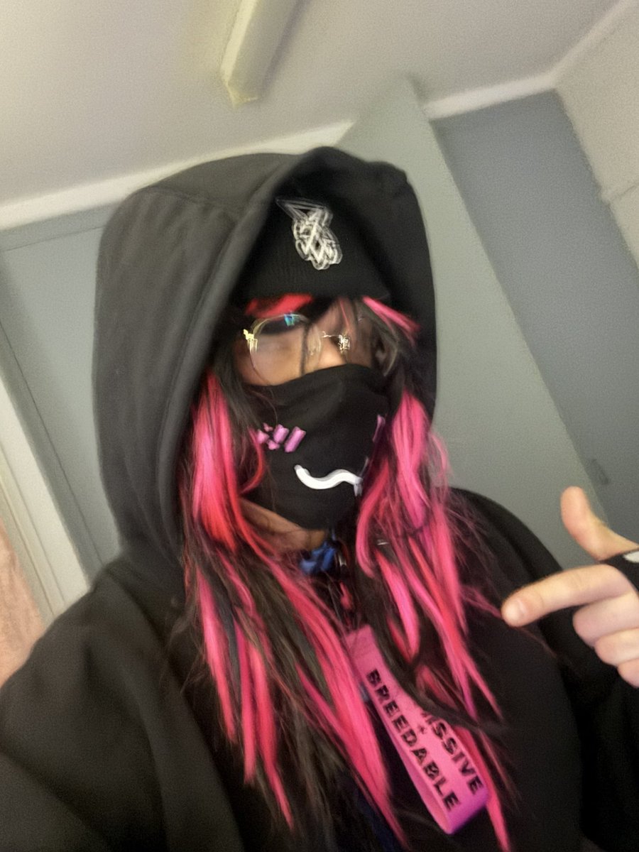 Stole my friend’s wig, Rate the fit?