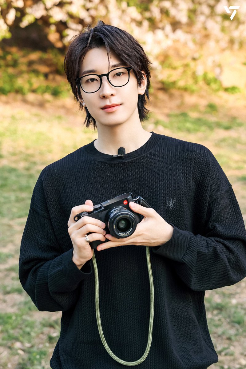 wonubliss's tweet photo. every wonwoo photo sketch 🖤 https://t.co/uX3NhujXWs
