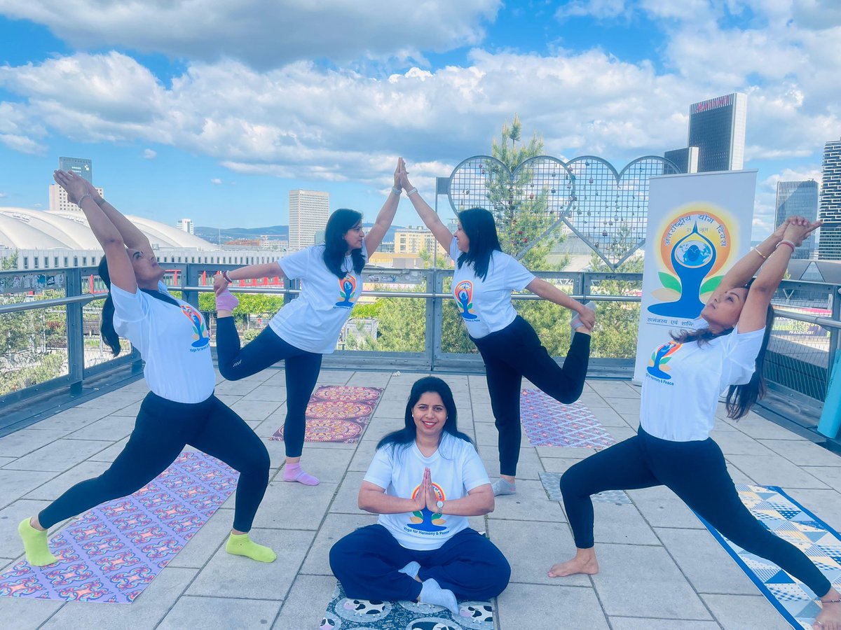 India in Frankfurt (@cgifrankfurt) on Twitter photo Countdown to IDY 2025!
Yogis in different yoga formations at the rooftop terrace of #skylineplaza with spectacular views of the Frankfurt city and the Messeturm Frankfurt!
#IDY2025
<a href="/MEAIndia/">Randhir Jaiswal</a> <a href="/IndianDiplomacy/">Indian Diplomacy</a> <a href="/eoiberlin/">India in Germany</a> <a href="/iccr_hq/">ICCR</a> <a href="/moayush/">Ministry of Ayush</a> Countdown to IDY 2025!
Yogis in different yoga formations at the rooftop terrace of #skylineplaza with spectacular views of the Frankfurt city and the Messeturm Frankfurt!
#IDY2025
<a href="/MEAIndia/">Randhir Jaiswal</a> <a href="/IndianDiplomacy/">Indian Diplomacy</a> <a href="/eoiberlin/">India in Germany</a> <a href="/iccr_hq/">ICCR</a> <a href="/moayush/">Ministry of Ayush</a>