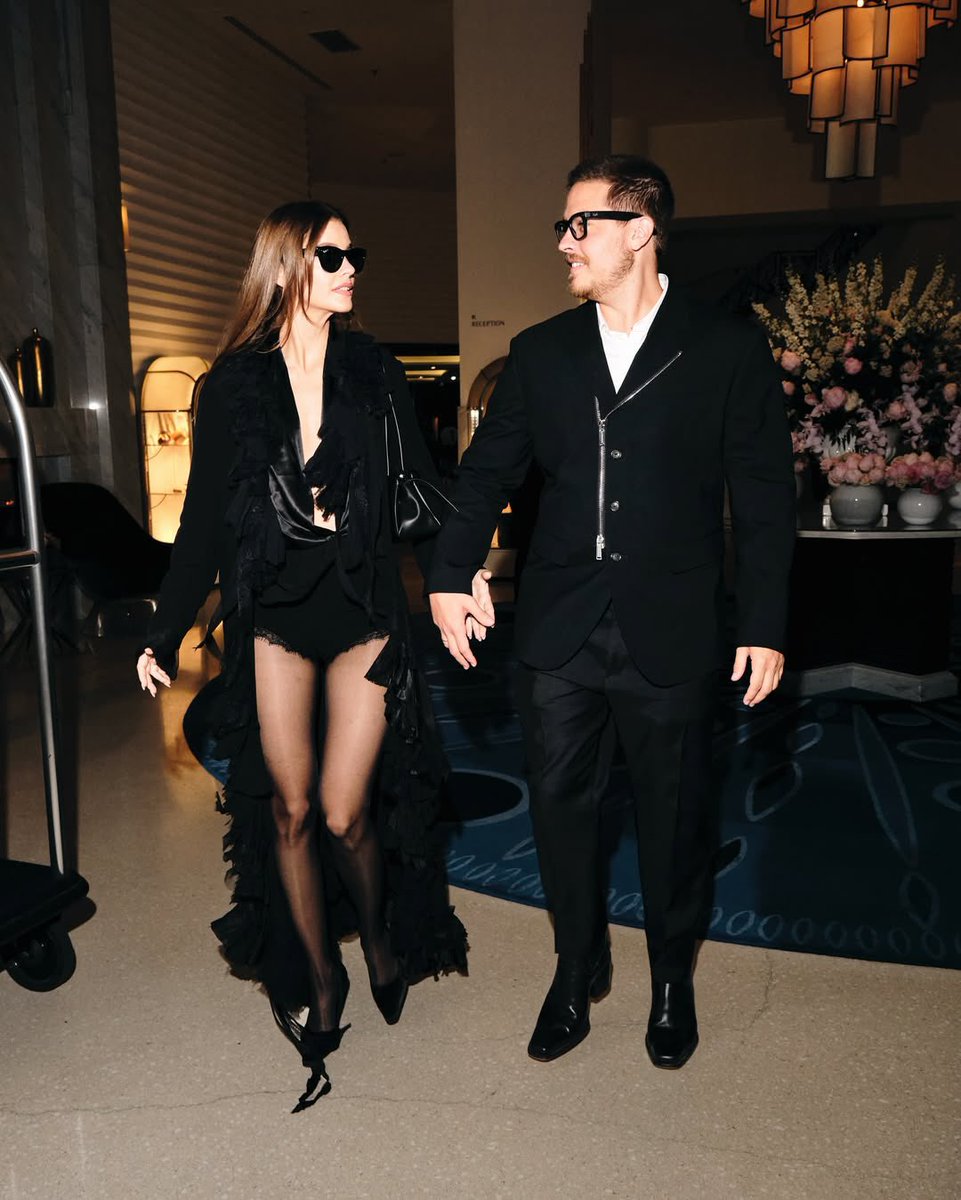 thebarbsangel's tweet photo. 📸 | Barbara Palvin Sprouse and Dylan Sprouse at Hotel Martinez in Cannes, France(16/05) 

© Dragos Sora https://t.co/etCLMwIAz6