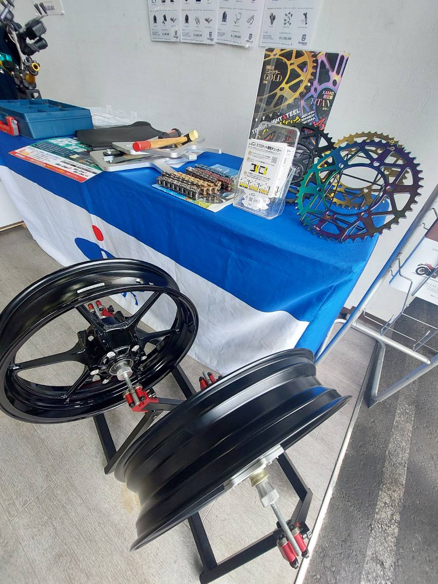 mfd_osaka's tweet image. 本日はMFD大阪店にてPLOT様が出店！
PEV600だけじゃないですよ☺
ヘルメットやラムマウント、ダンパー、チェーン、スプロケットまで直に触れて見ていただけますよ！
皆様のご来店お待ちしております👍
＃MFD大阪店
＃PLOT ＃RAMMOUNTS #ジーロット
plotonline.com