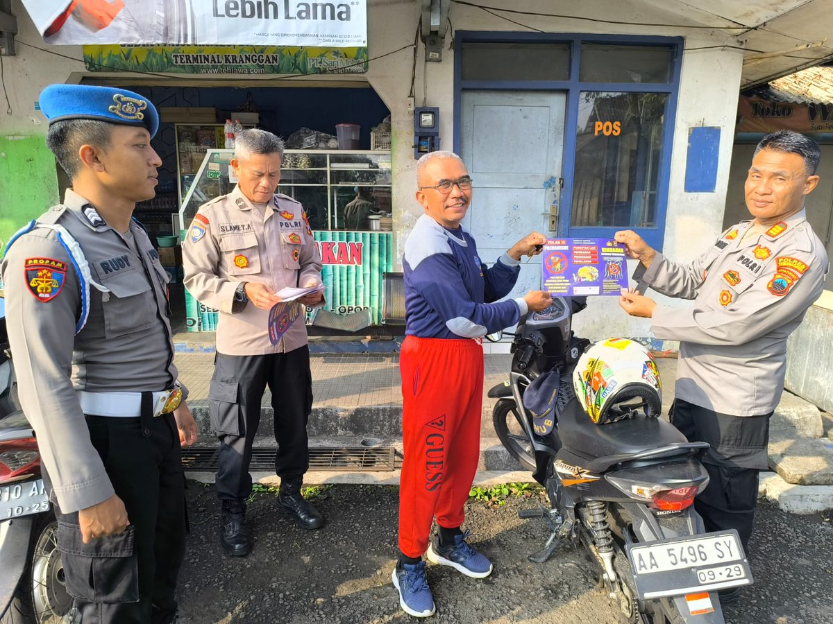 HumasPolresTMG's tweet photo. Polres Temanggung Gencar Cegah Premanisme di Sub Terminal Kranggan https://t.co/f2CO3o71dm