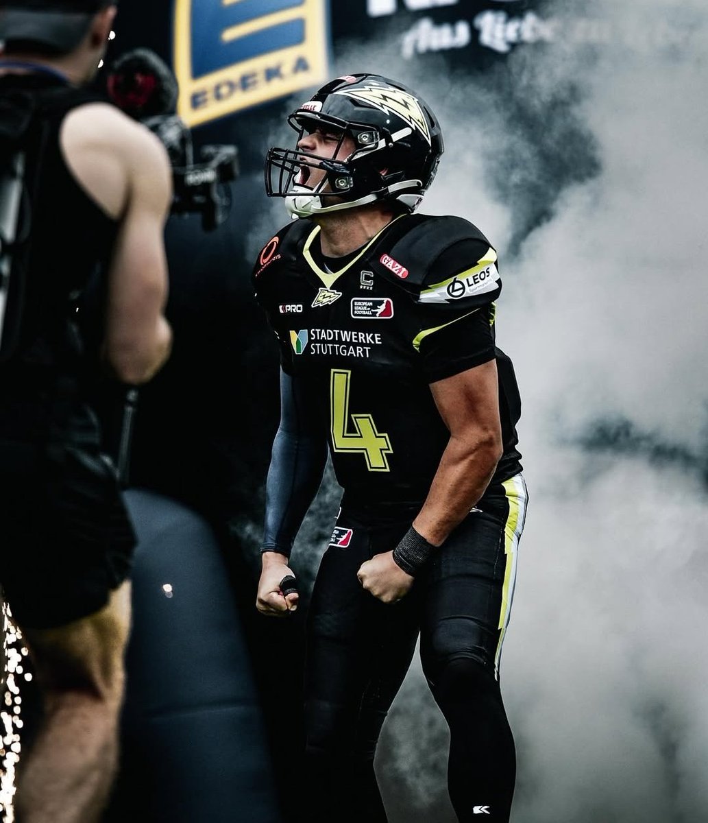 Joe Papermaker tweet media