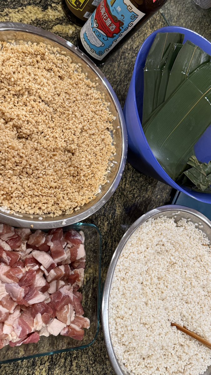 toxickbunny's tweet image. making Zongzi on stream! AAPI Month special stream :) also cuz it’s almost dragon boat festival :)