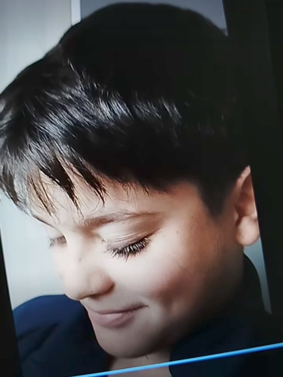 SinyorMattia's tweet photo. Ahmet'in yaşadığını onla bunla kıyaslayıp hala paylaşmamiza tepki gösterenlerin profile girip bakınca,bir acıyı bile paylasmadigini görüyorum.. Böyle zihniyetlerin yaşayıp,beni sevmeyen de ölmesin diyen çocuğun hayatta olmayışı çok canımı sıkıyor ...
#MattiaAhmetMinguzzi https://t.co/Gt7olyn19a