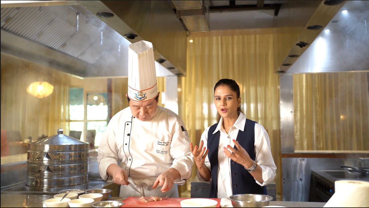 Watch ‘Luxury on My Plate ‘ Where you can learn to make Authentic Chinese by The Masterchef himself ! Premieres tomorrow 4 PM only on Shipra’s kitchen ! Stay Tuned 

youtube.com/@shipraskitche…

#luxuryonmyplate #ShipraKhanna #masterchefshiprakhanna 💕