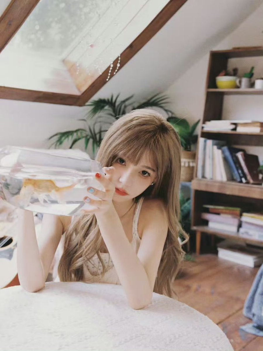xuxrnxax's tweet photo. 250516 장룬 웨이보
哈哈 明天见呢~😎
#장룬 #张润 #ZhangRun #GNZ48 https://t.co/XmCFsBXcrX