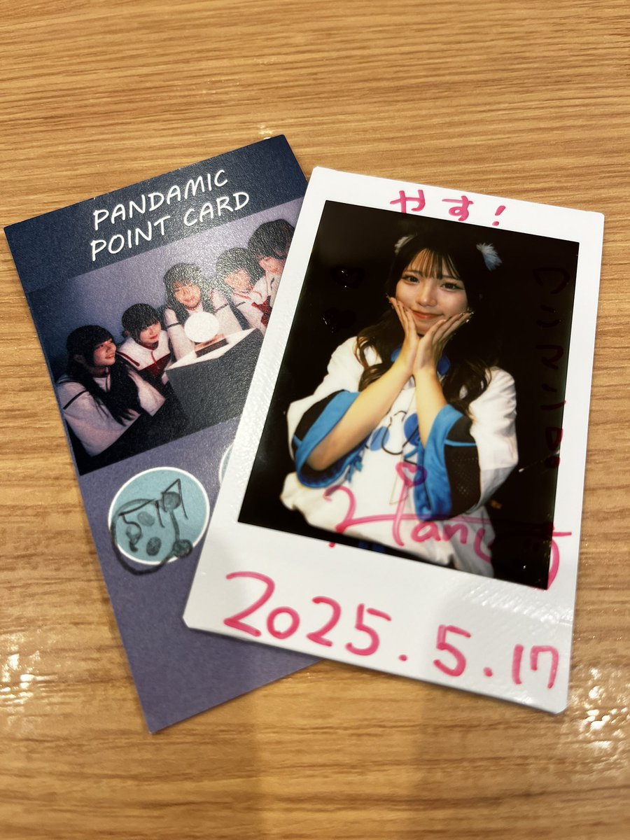 ykit's tweet image. QUAツアーファイナルの無銭で見させていただいたのだけど、とても良かったので、チェキも撮っちゃいました🤭

ヲタ側の振り難しいので、前方に行く勇気でない(笑)

#PANDAMIC #山縣絆奈 #新宿LOFT