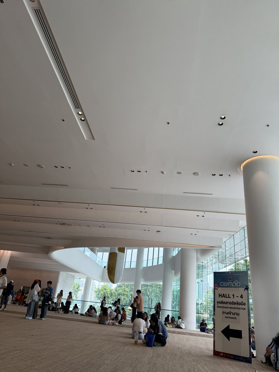 𝐬𝐮𝐧𝐬𝐡𝐢𝐧𝐞 𝐨𝐧 𝐦𝐲 𝐦𝐢𝐧𝐝 ☁️🌈 tweet media