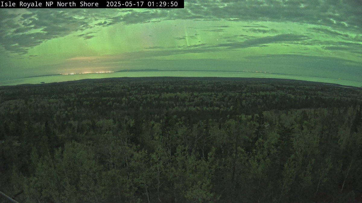NORTHERN LIGHTS!!! 
If you’re up tonight and the sky is clear, you may be able to spot the Northern Lights across the Upper Midwest! They’re really bright over Isle Royale National Park!

📸: National Park Service