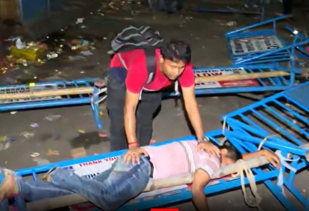 RakeshahmedMath's tweet photo. West Bengal Police brutality against qualified teachers
#SaveUntaintedTeachersWbssc2016
#JusticeForUntaintedTeachersWBCSSC https://t.co/k74kWrlrh9