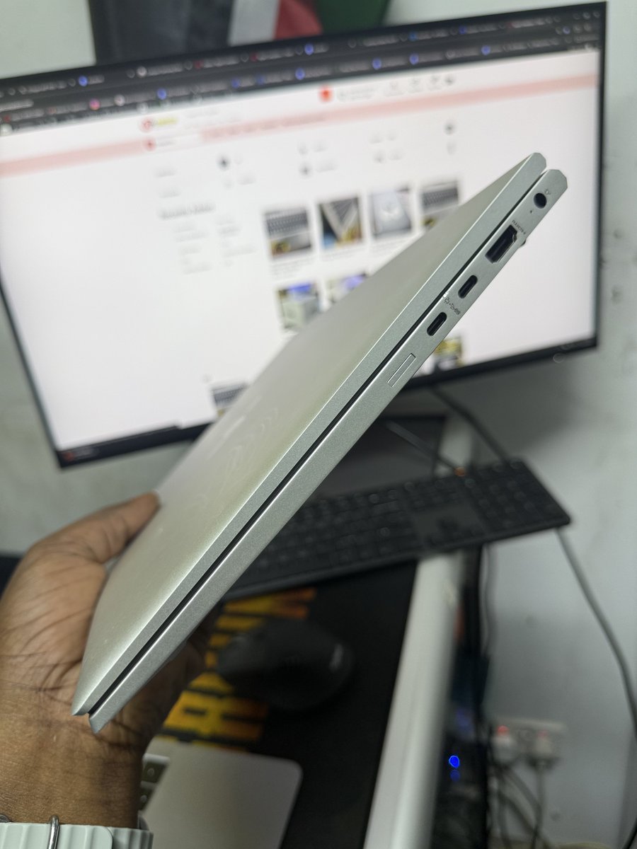 kype_computers's tweet image. Thread on kes 30,000- kes 200,000 highly recommended laptops
1. ( get Amd and thank me later)
HP EliteBook 845 G7
14” Business Laptop – Ryzen™️ 5 PRO
Designed for business comfort.
A lightweight, secure and powerful PC, with advanced collaboration features.
Ryzen 5 pro 4650u…