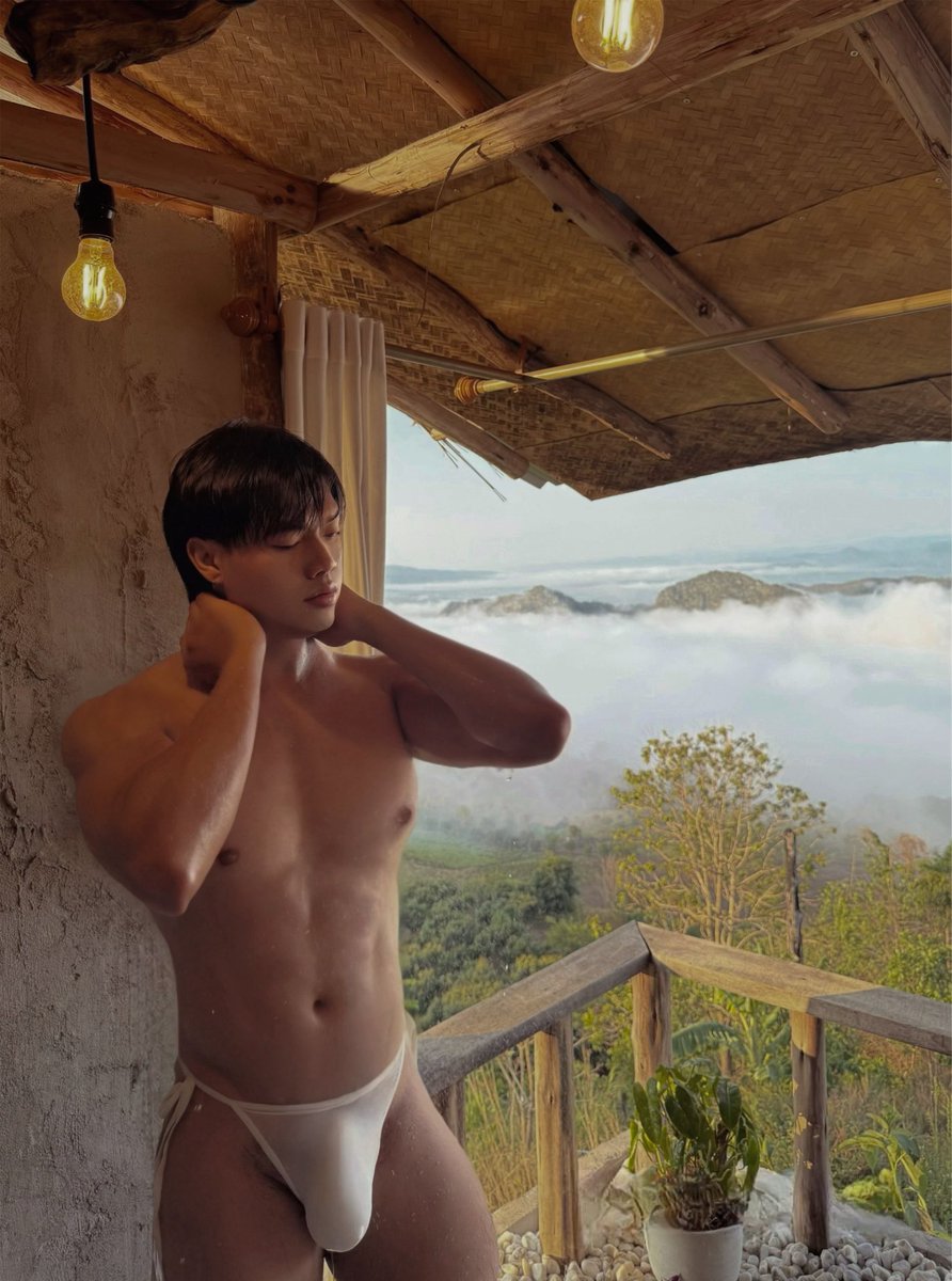 อาบน้ำสระผมแล้ว ตัวก็หอม หัวก็หอม เหลือแค่คนมาหอม..😉🚿 #outdoorshower