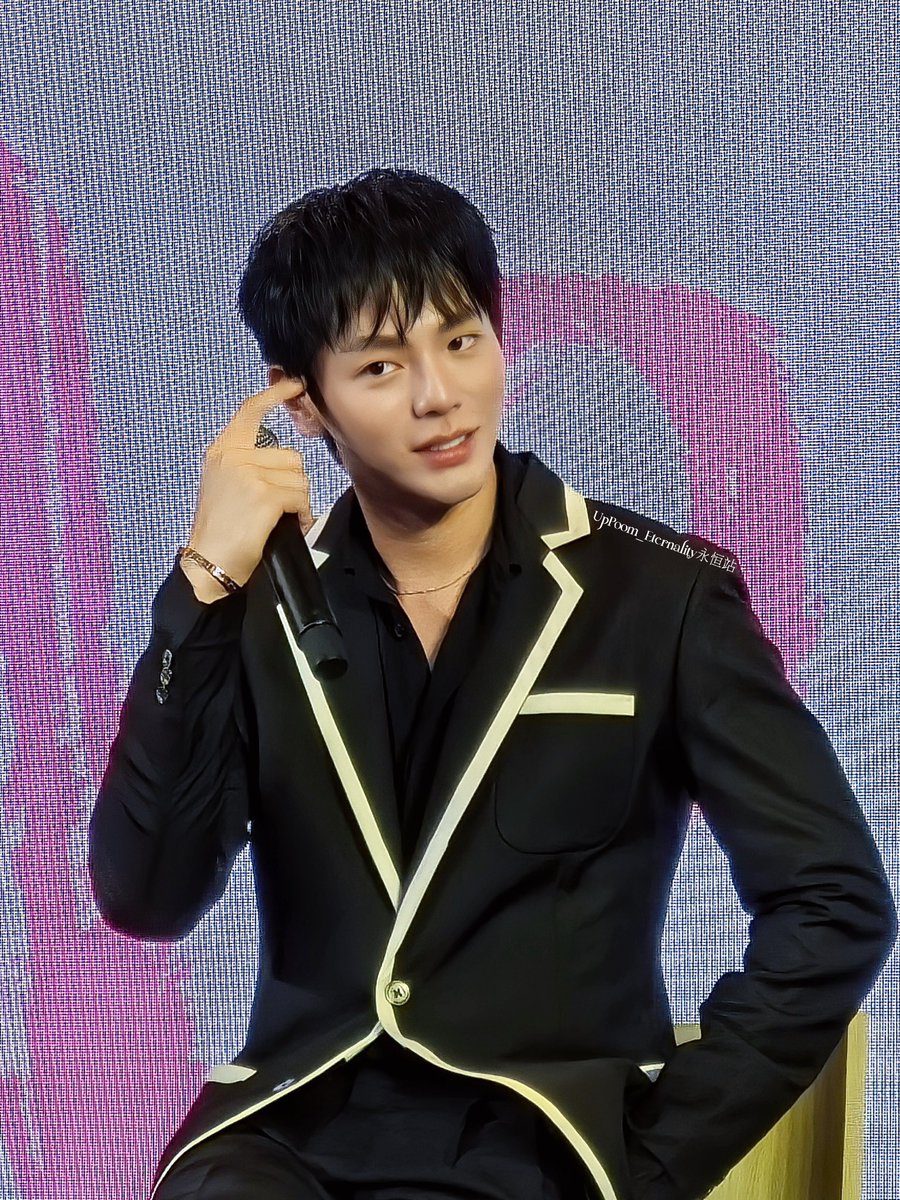 คิดอะไรอยู่คะ คิดถึงกันบ้างรึป่าววว 🫣🫣🫣

UP IN CHONGQING
#UpxAisimera
#uppoompat